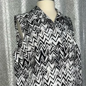 Chico no iron sleeveless top size 3